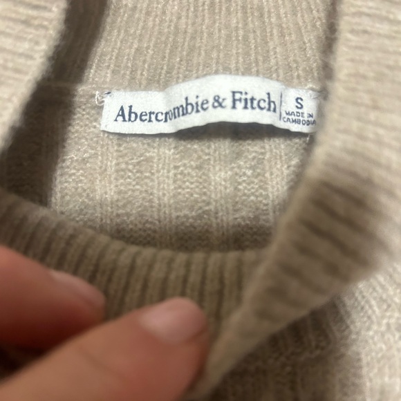 Abercrombie Sweater top. Never worn! - Picture 3 of 4